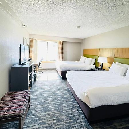 Hotel Wingate By Wyndham Lincoln Airport East Exterior foto