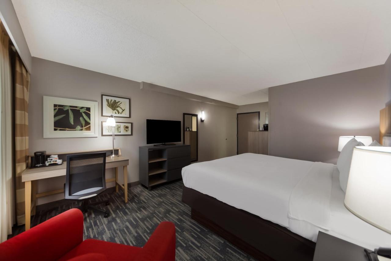 Hotel Wingate By Wyndham Lincoln Airport East Exterior foto