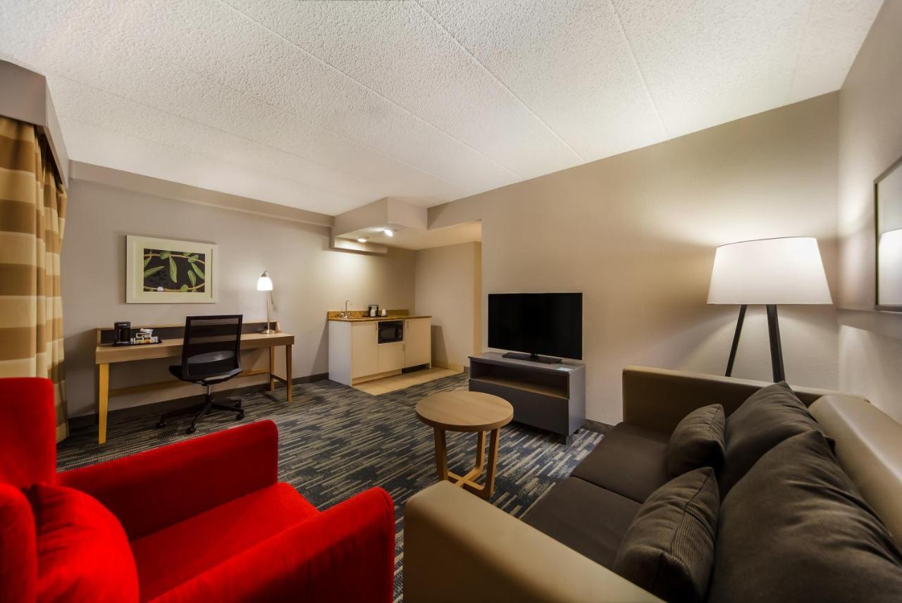 Hotel Wingate By Wyndham Lincoln Airport East Exterior foto