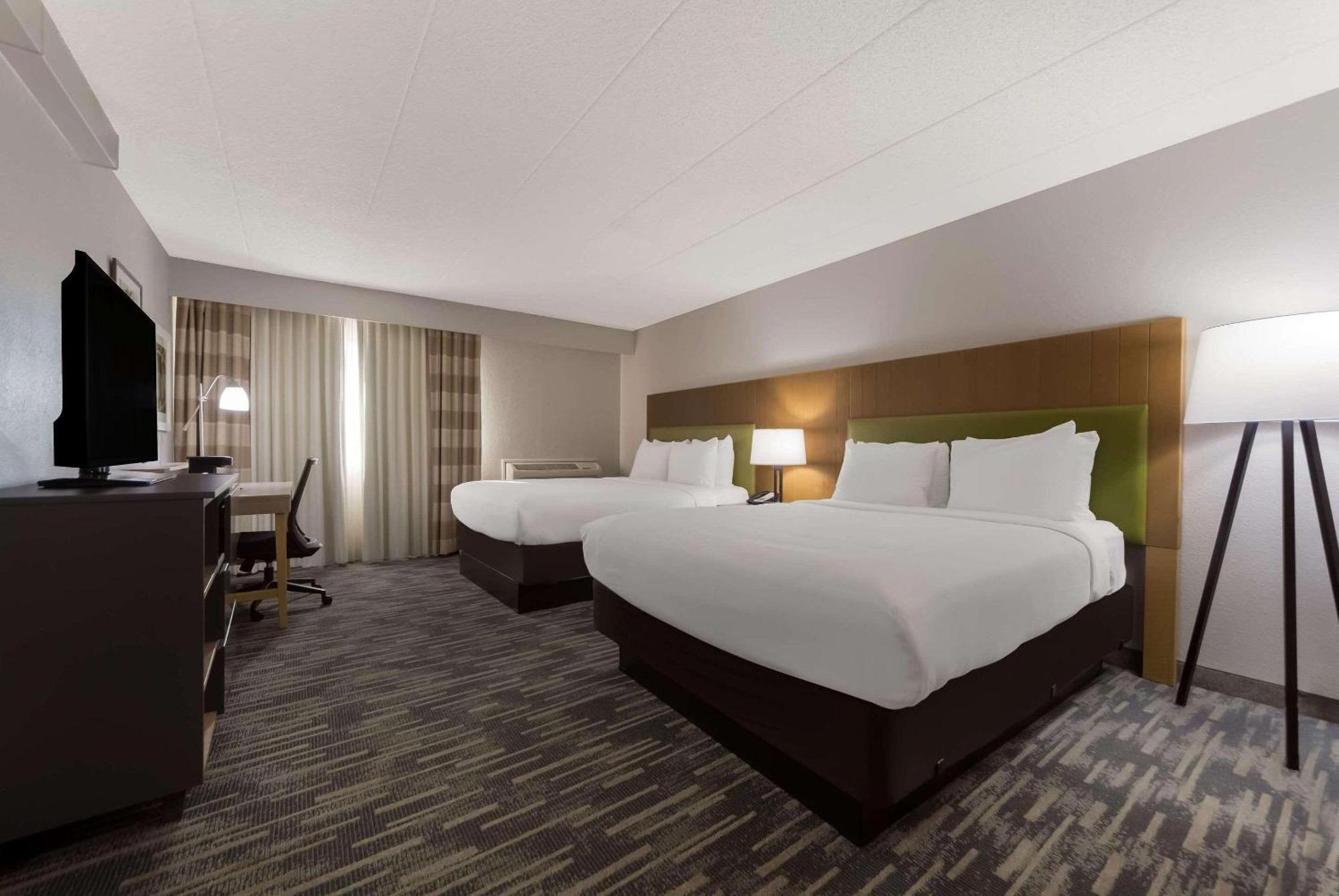 Hotel Wingate By Wyndham Lincoln Airport East Exterior foto