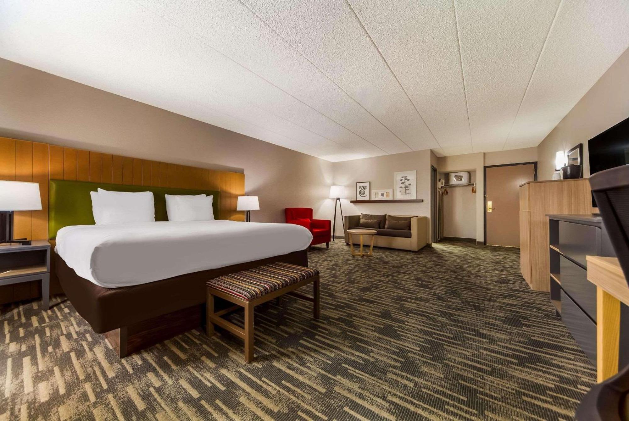Hotel Wingate By Wyndham Lincoln Airport East Exterior foto