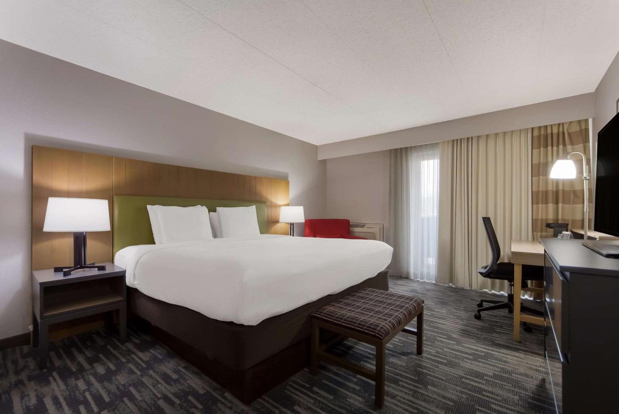 Hotel Wingate By Wyndham Lincoln Airport East Exterior foto