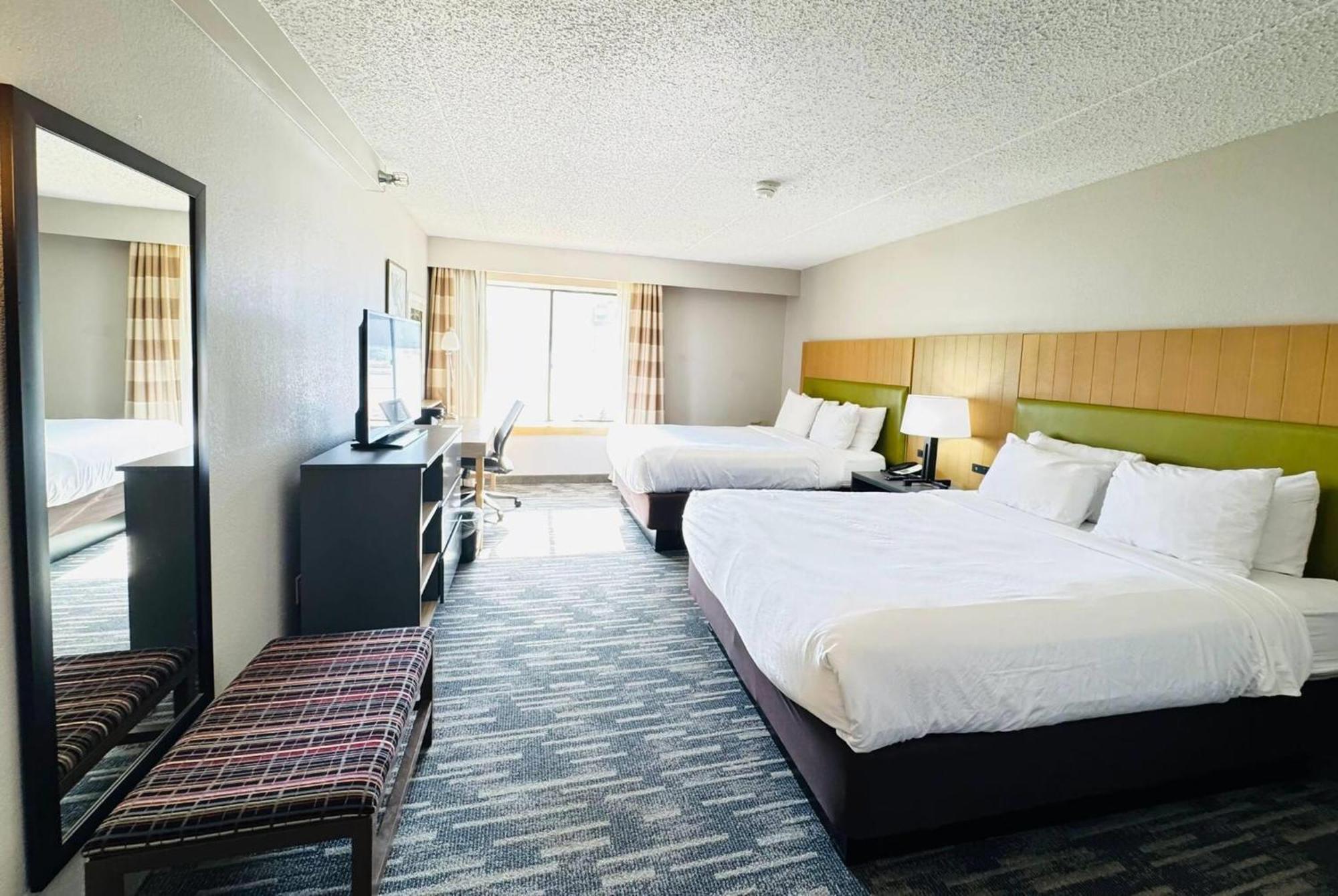 Hotel Wingate By Wyndham Lincoln Airport East Exterior foto